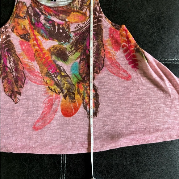 Almost Famous Pink Tribal Feather Tank Size M - Picture 7 of 11